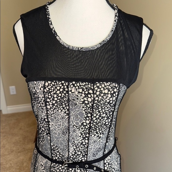 Jessica Dress Black White Random Design Sleeveless Reverse Seams on Panels Sz 8 - Picture 3 of 11